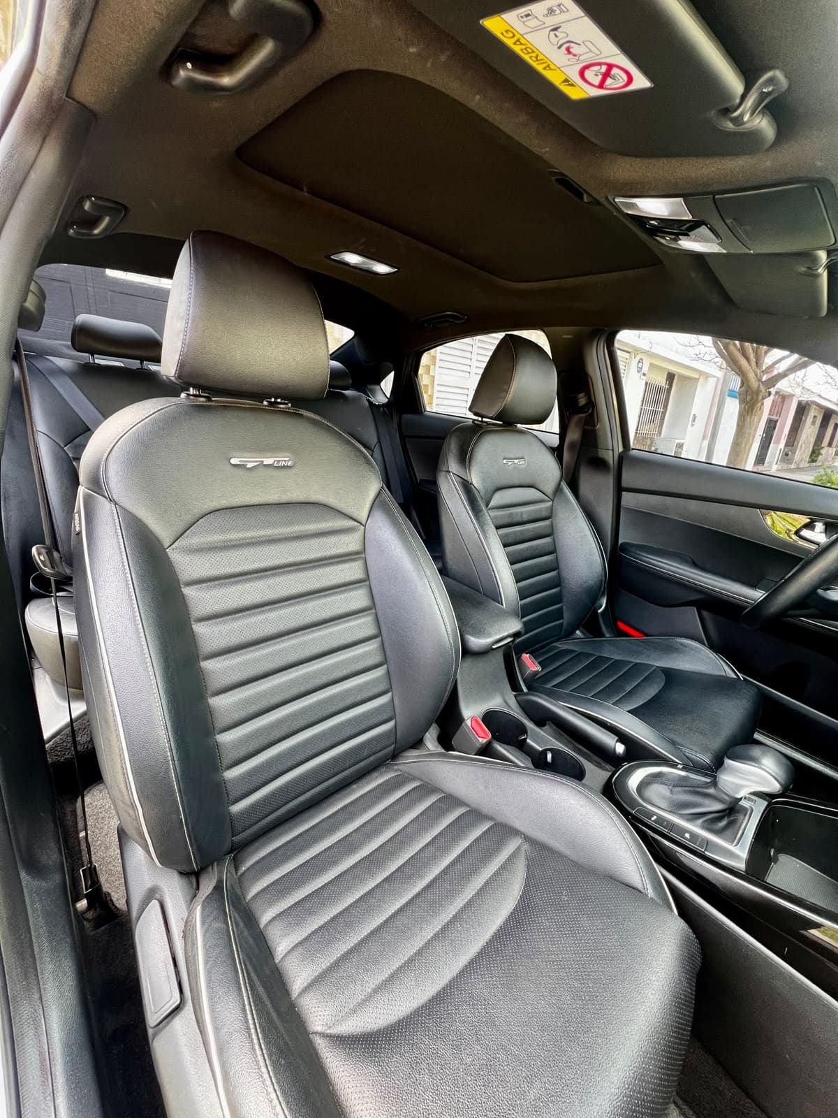 Kia Cerato SX 2.0 AT6 GT Line - foto 8