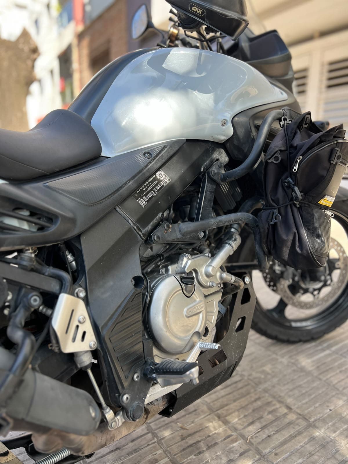 Suzuki V-Strom 650 ABS - foto 5