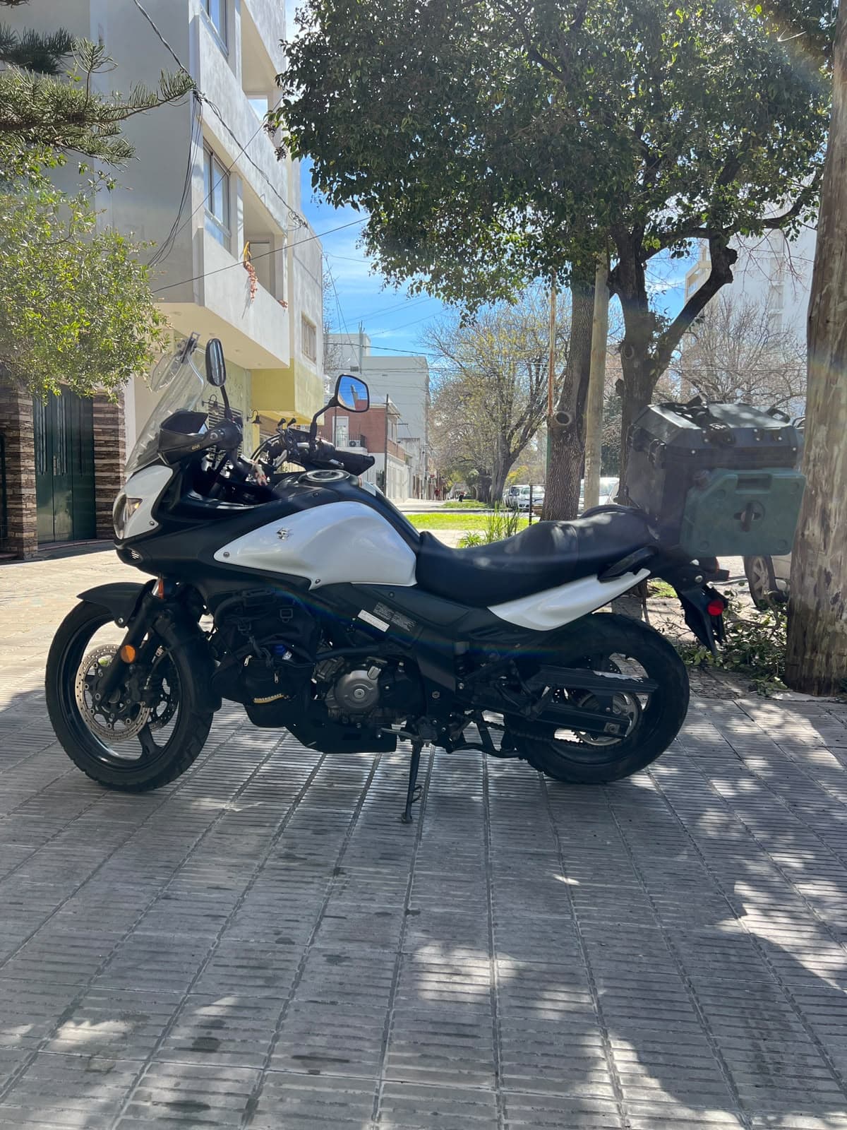 Suzuki V-Strom 650 ABS - foto 8