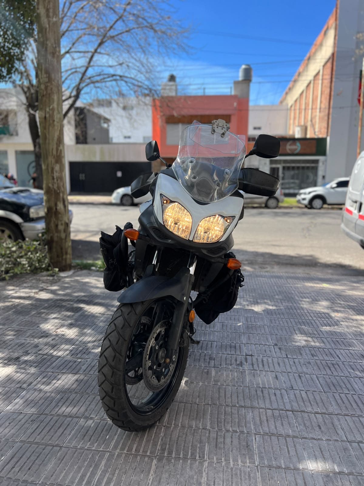 Suzuki V-Strom 650 ABS - foto 10