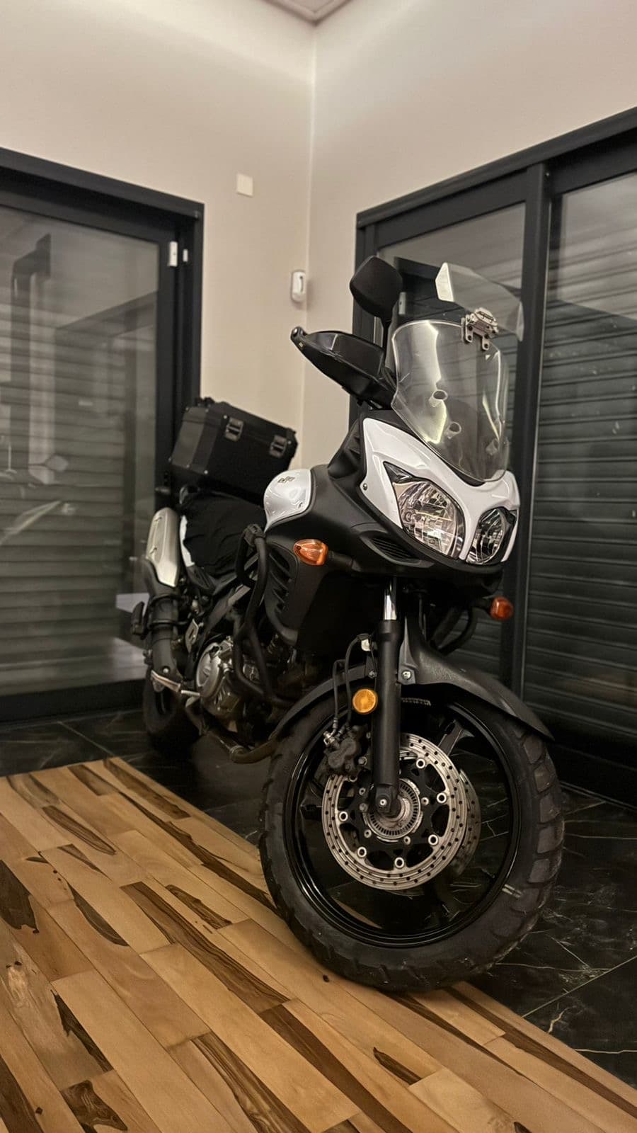 Suzuki V-Strom 650 ABS - foto 2